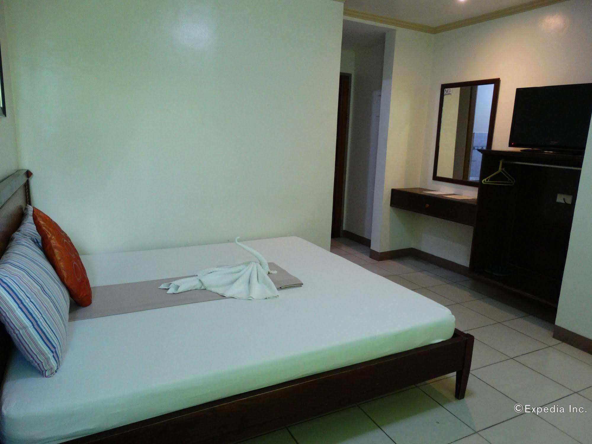 Sun Avenue Tourist Inn & Cafe Tagbilaran City Exterior photo