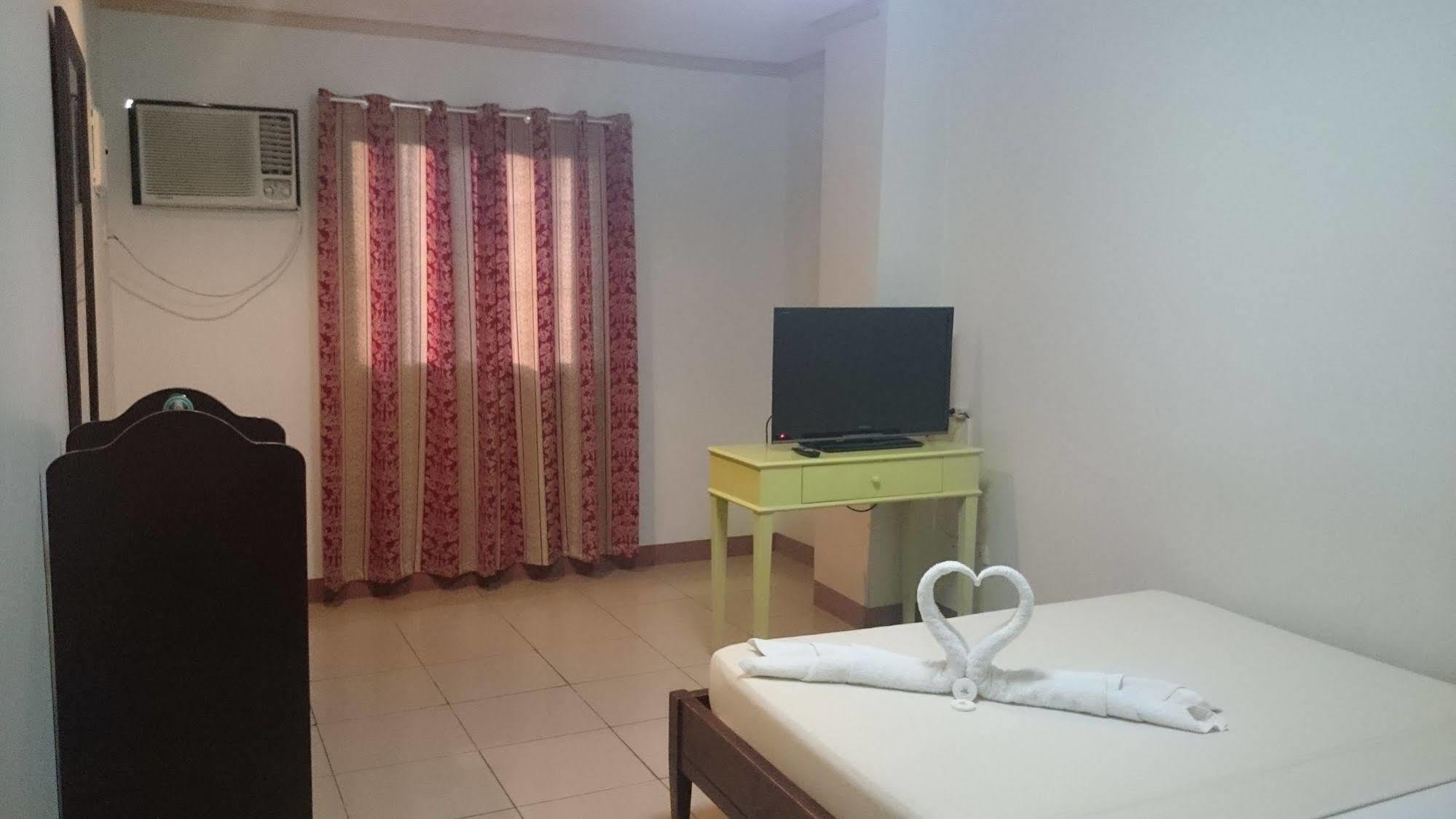 Sun Avenue Tourist Inn & Cafe Tagbilaran City Exterior photo